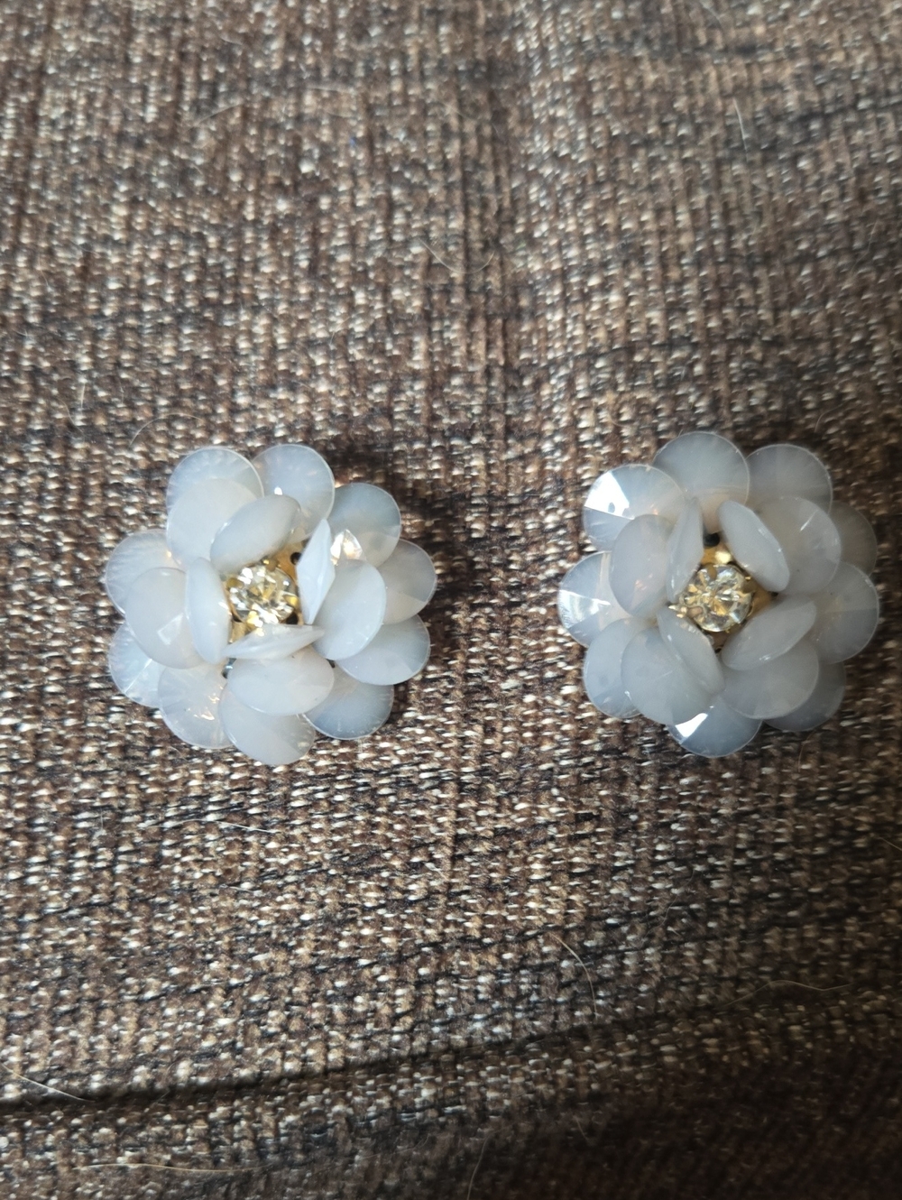 Vintage Y2k Blue-Grey Rhinestone-Center Floral Stud Earrings